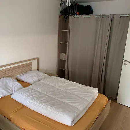 A Avec Terrasse Et Parking - Fr-1-482-177 *